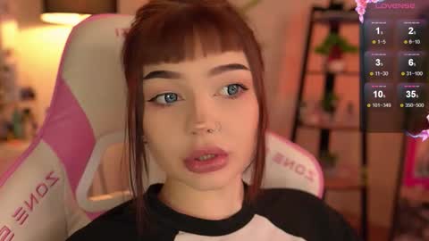 Snapshot of babyroxynill chatting on 11/16/25, 03:17 Nika online show from 11/16/25, 03:17