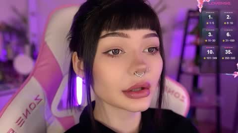 Snapshot of babyroxynill chatting on 11/30/25, 04:11 Nika online show from 11/30/25, 04:11