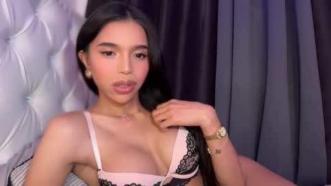 Snapshot of babysabrinaxx chatting on 10/23/25, 05:44 babysabrinaxx online show from 10/23/25, 05:44