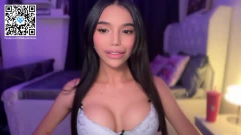 Snapshot of babysabrinaxx chatting on 11/22/25, 05:28 babysabrinaxx online show from 11/22/25, 05:28