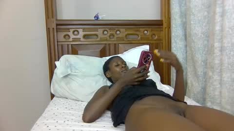 Snapshot of babytylerr chatting on 10/28/25, 02:26 babytylerr online show from 10/28/25, 02:26