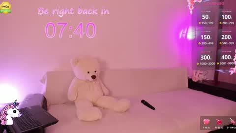 Snapshot of babyuniporn chatting on 12/01/25, 04:34 Eva online show from 12/01/25, 04:34