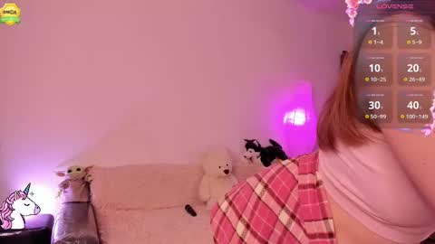 Snapshot of babyuniporn chatting on 12/19/25, 08:43 Eva online show from 12/19/25, 08:43