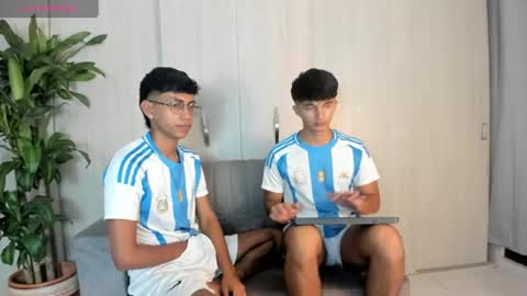 Snapshot of babyy_couplee chatting on 07/31/26, 02:11 Babyy Couplee online show from 07/31/26, 02:11
