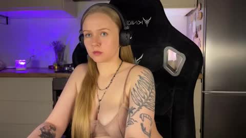 Snapshot of babyytonight chatting on 10/02/25, 03:35 NEXT STREAM  1AM GMT3  Alice    online show from 10/02/25, 03:35