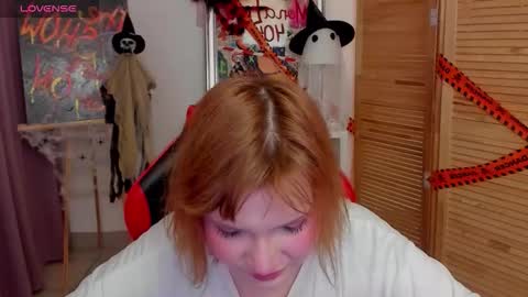 babyyulli online show from 10/29/25, 08:38