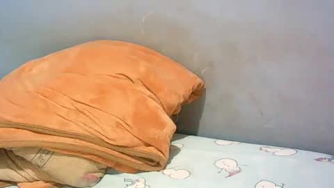 Snapshot of babyzuri chatting on 06/18/26, 09:25 Zuri online show from 06/18/26, 09:25