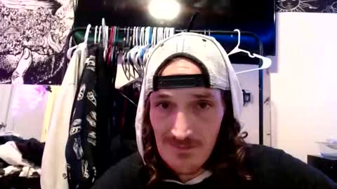 Snapshot of back2eden chatting on 05/06/26, 06:19 back2eden online show from 05/06/26, 06:19