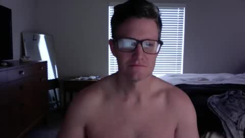 Snapshot of backsweatdaddy chatting on 12/16/25, 08:25 backsweatdaddy online show from 12/16/25, 08:25