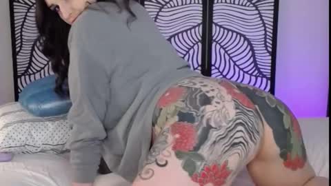 Snapshot of backtatava chatting on 02/05/25, 02:08 Ava online show from 02/05/25, 02:08