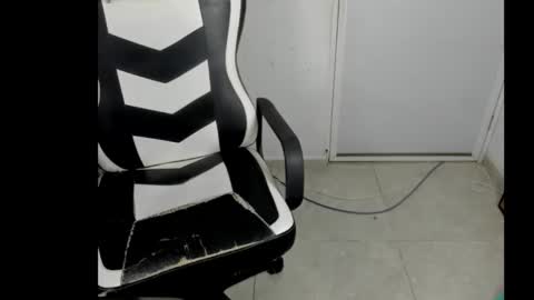 Snapshot of bad_boy_master_findom chatting on 02/28/26, 11:28 bad_boy_master_findom online show from 02/28/26, 11:28