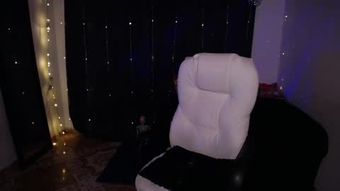 Snapshot of bad_scarlett1 chatting on 02/18/25, 11:08 Scarlett online show from 02/18/25, 11:08