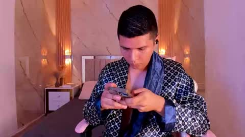 Angel online show from 03/18/26, 07:06