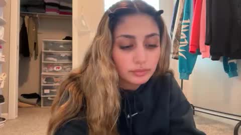Snapshot of badbihdani18 chatting on 05/19/26, 02:40 badbihdani18 online show from 05/19/26, 02:40