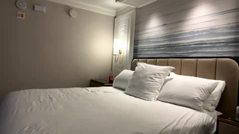 Snapshot of badboyson65 chatting on 01/25/25, 11:34 HotWifeFun32 online show from 01/25/25, 11:34