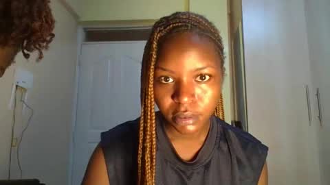 Snapshot of baddie_dee chatting on 10/24/25, 09:06 baddie_dee online show from 10/24/25, 09:06