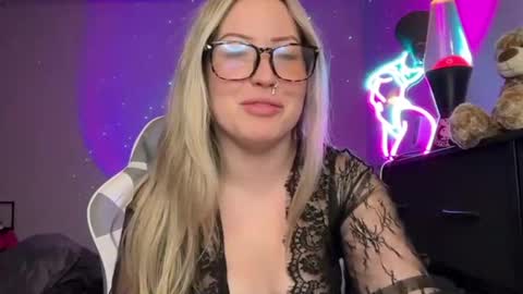 baddiejess618433 online show from 01/27/25, 04:20