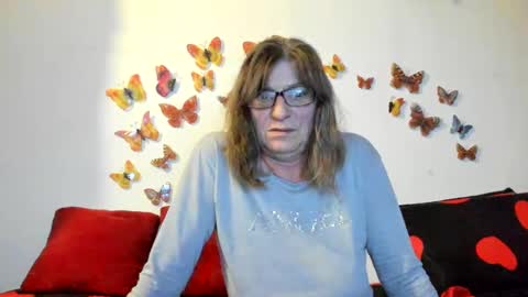 Snapshot of badgg chatting on 12/13/24, 05:00 Gina online show from 12/13/24, 05:00