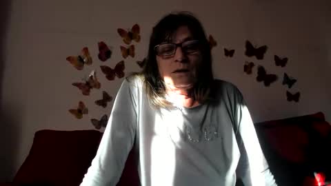 Snapshot of badgg chatting on 12/15/24, 12:06 Gina online show from 12/15/24, 12:06