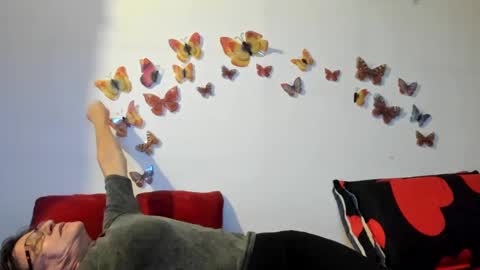 Snapshot of badgg chatting on 12/17/24, 06:20 Gina online show from 12/17/24, 06:20