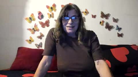 Snapshot of badgg chatting on 12/30/24, 04:40 Gina online show from 12/30/24, 04:40