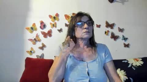 Snapshot of badgg chatting on 01/03/25, 04:27 Gina online show from 01/03/25, 04:27