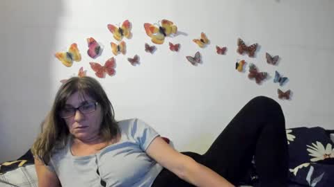 Snapshot of badgg chatting on 01/03/25, 07:29 Gina online show from 01/03/25, 07:29