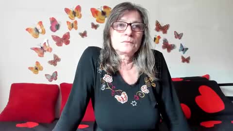 Snapshot of badgg chatting on 02/12/25, 11:51 Gina online show from 02/12/25, 11:51