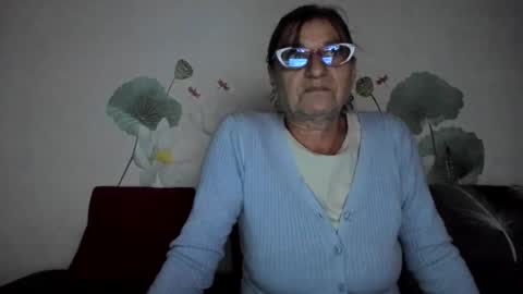 Snapshot of badgg chatting on 10/08/25, 05:38 Gina online show from 10/08/25, 05:38