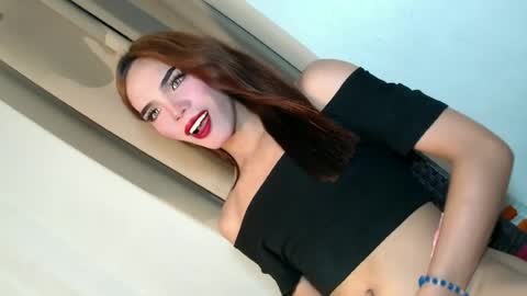 Snapshot of badgirl_jasmine chatting on 06/19/26, 01:59 jasmine online show from 06/19/26, 01:59