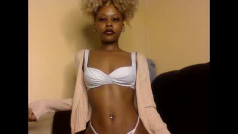 Lily. online show from 12/22/25, 04:20