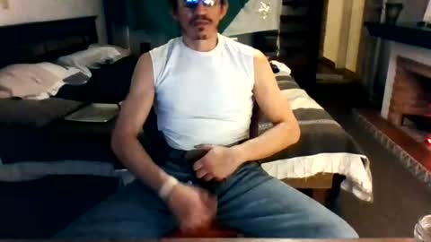 Snapshot of badhombremx chatting on 07/07/26, 08:40 Mexican livin Off the Wall online show from 07/07/26, 08:40