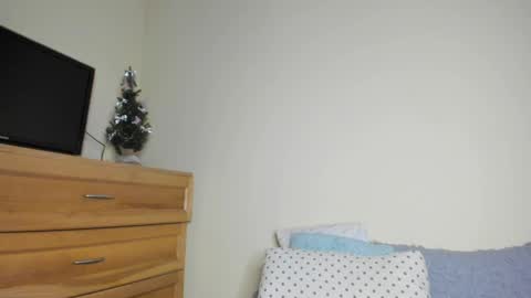 Name online show from 12/10/24, 02:06