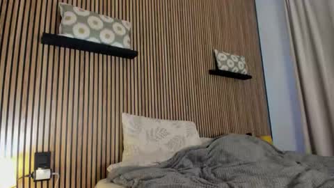 Name online show from 11/18/25, 03:05