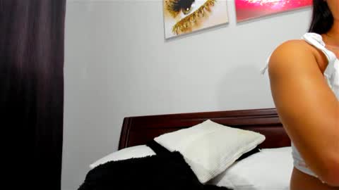 Snapshot of badoozdoll69 chatting on 03/06/25, 02:51 Alexandra Independent model online show from 03/06/25, 02:51