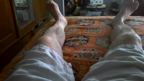 Snapshot of bagalan chatting on 07/18/26, 12:15 Carlos online show from 07/18/26, 12:15