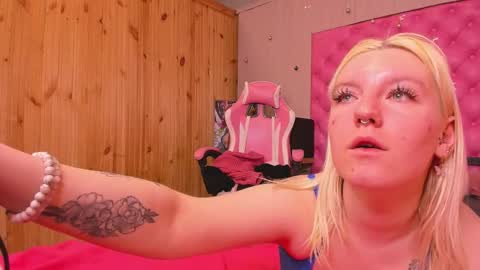 holly online show from 03/07/25, 10:21