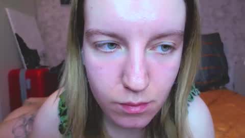 holly online show from 02/03/26, 03:39