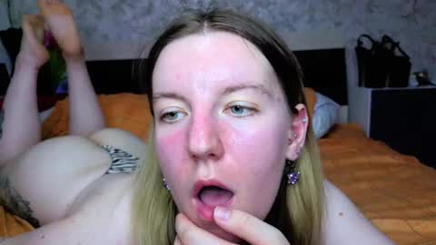 holly online show from 04/21/26, 03:39