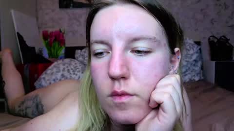 holly online show from 05/03/26, 05:30