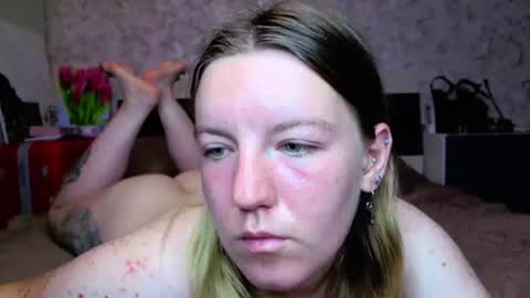 Snapshot of baiambel_mi chatting on 07/15/26, 03:39 holly online show from 07/15/26, 03:39