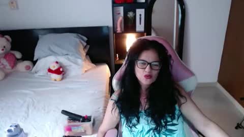 sandra online show from 11/06/25, 12:06