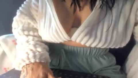 Snapshot of baileyadamss chatting on 11/10/25, 02:49 IM BAILEY online show from 11/10/25, 02:49