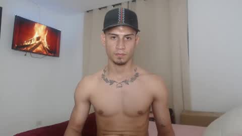 bairon_hugedick777 online show from 11/12/25, 11:47