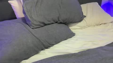 Snapshot of baloualou chatting on 03/08/25, 04:45 C2C online show from 03/08/25, 04:45