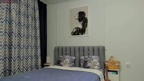 Kira online show from 03/10/25, 01:12