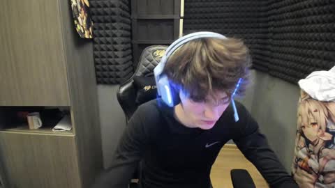 Snapshot of bambelbye chatting on 12/06/24, 07:34 Gaz online show from 12/06/24, 07:34