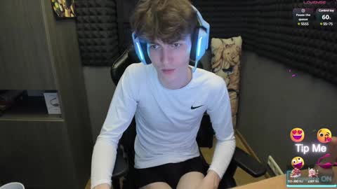 Snapshot of bambelbye chatting on 12/20/24, 01:22 Gaz online show from 12/20/24, 01:22