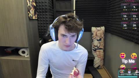 Snapshot of bambelbye chatting on 12/21/24, 02:15 Gaz online show from 12/21/24, 02:15