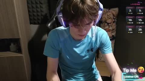 Snapshot of bambelbye chatting on 02/08/25, 04:25 Gaz online show from 02/08/25, 04:25